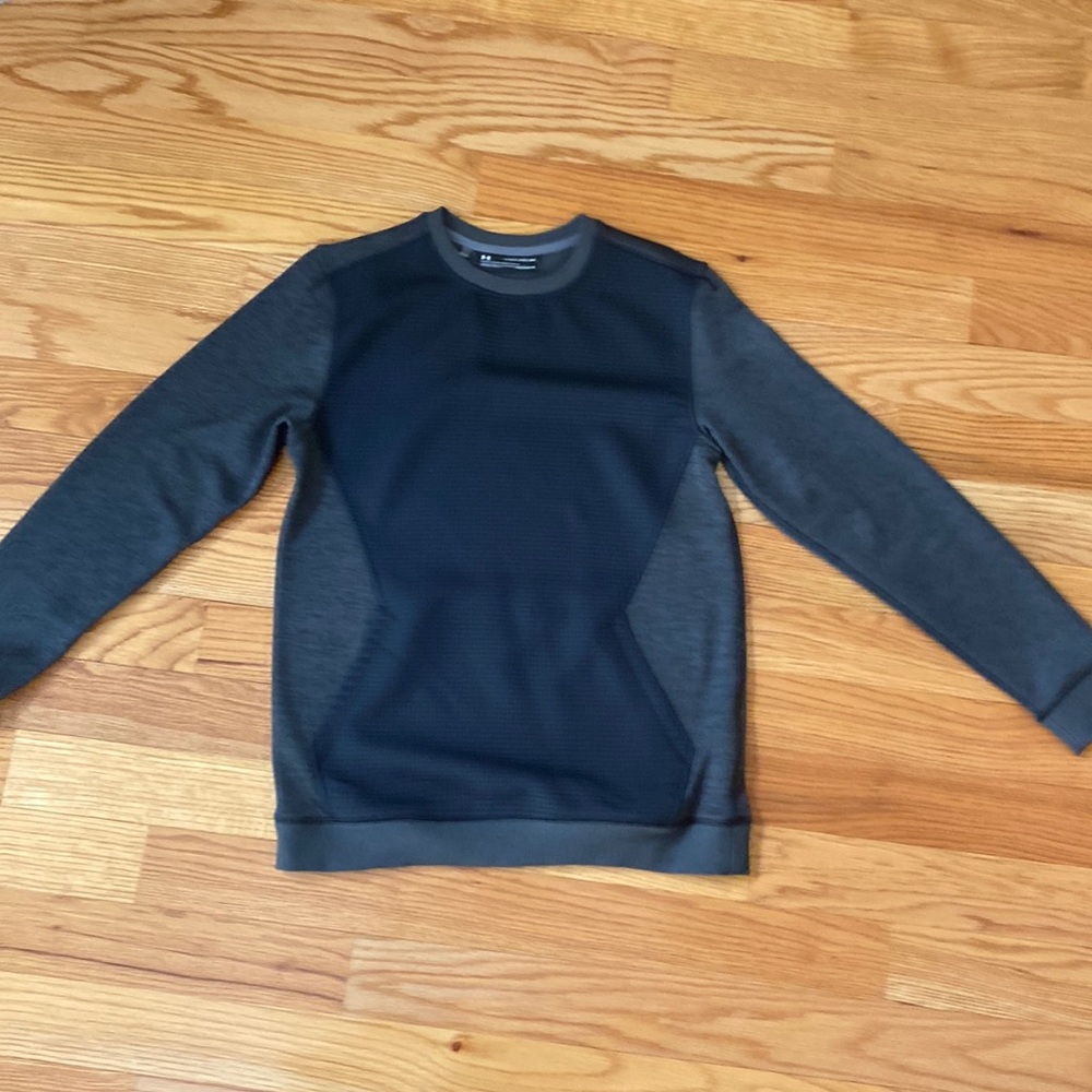 NWOT Under Armour Boys Sweatshirt